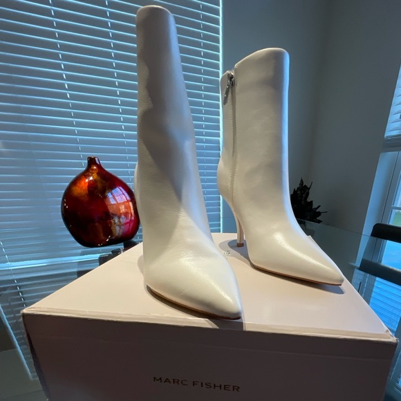 ❤️‍🔥 Marc Fisher Fergus Heeled Bootie Chic Cream Leather | - Picture 7 of 15